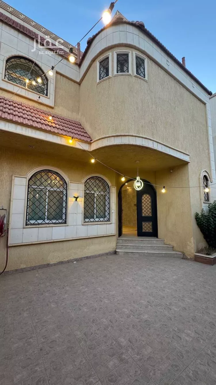 فيلا للبيع في شارع عامر بن مسعود, حي الإسكان, مدينة بريدة, منطقة القصيم صورة 2