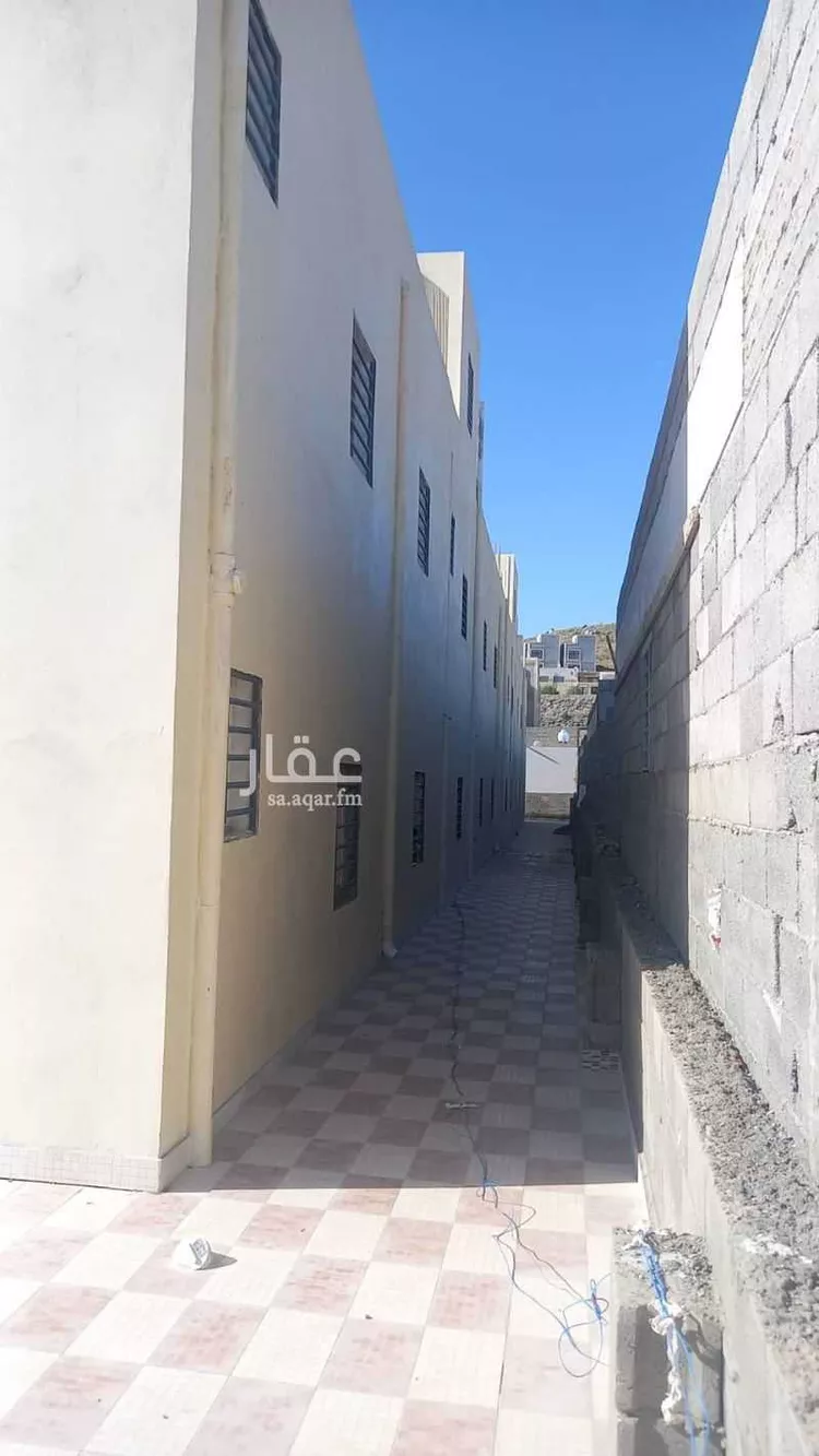 عمارة للبيع في شارع مفرح, حي الياقوت, مدينة أبها, منطقة عسير صورة 3