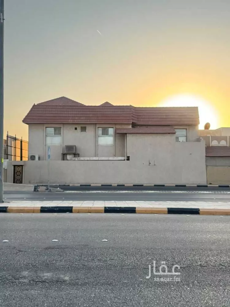 فيلا للبيع في شارع ابو بكر الصديق, حي الإسكان, مدينة بريدة, منطقة القصيم صورة 2