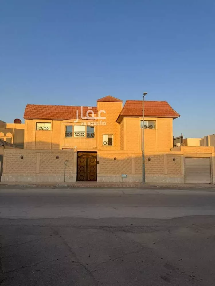 فيلا للبيع في شارع ابو بكر الصديق, حي الإسكان, مدينة بريدة, منطقة القصيم