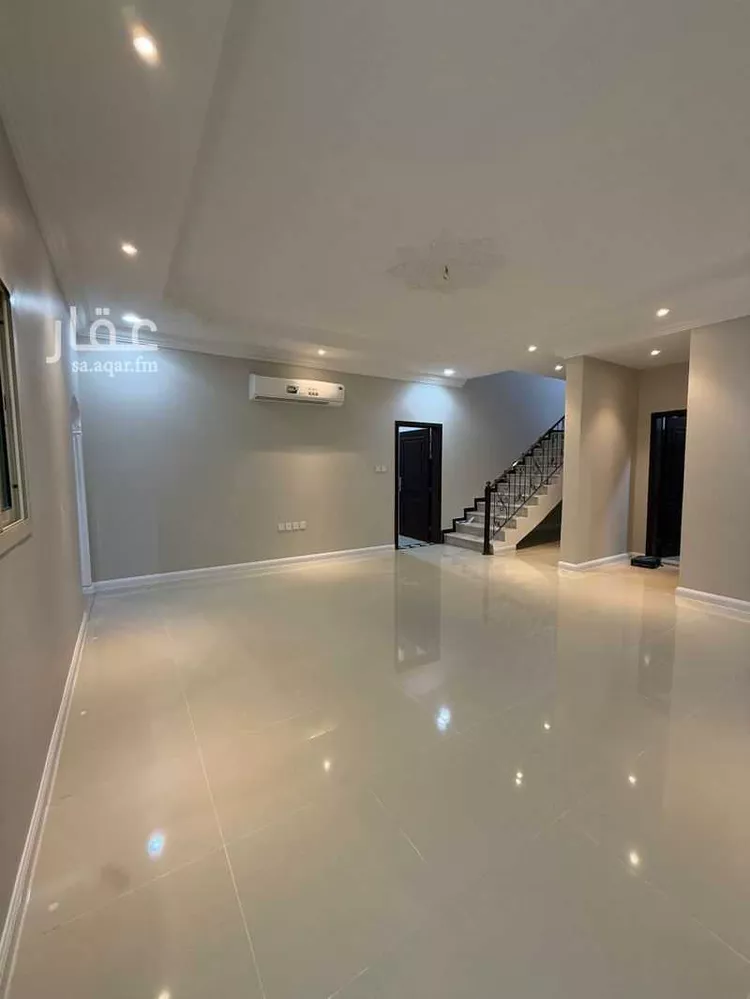 فيلا للبيع في شارع عبد الرحمن بن العباس, حي أحد, مدينة الدمام, المنطقة الشرقية صورة 3