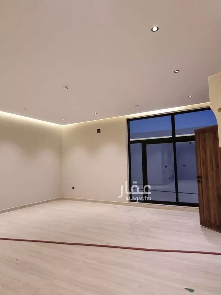 Floor for Sale in Buraydah King 6