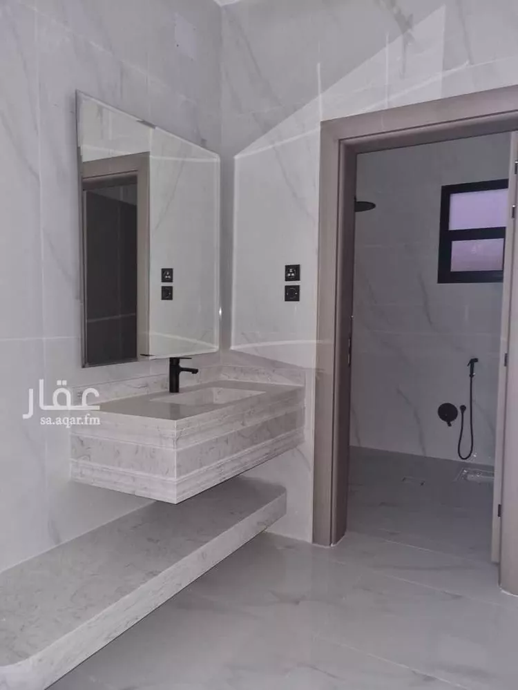 فيلا للبيع في شارع الوسيطى 120, حي الوسيطاء, مدينة بريده, منطقة القصيم صورة 2