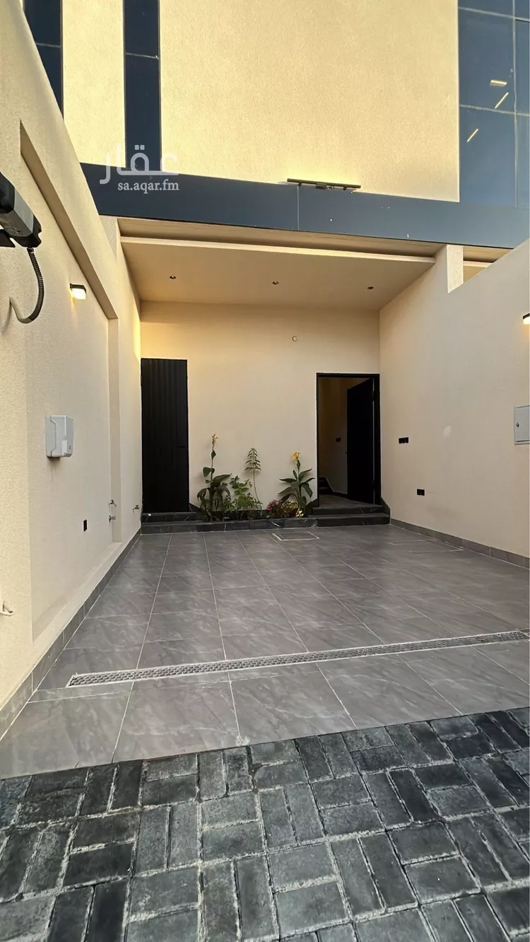 Floor for Sale in Riyadh Al Arid