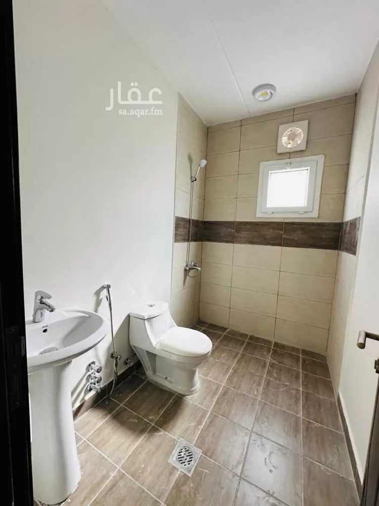 فيلا للإيجار في شارع علي بن أحمد الظفري, حي مطار الملك خالد الدولي, مدينة الرياض, منطقة الرياض صورة 4