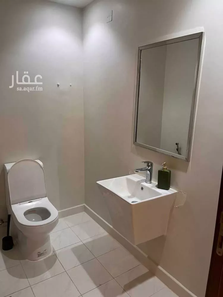 فيلا للإيجار في شارع عبدالرحمن العمادي, حي مطار الملك خالد الدولي, مدينة الرياض, منطقة الرياض 9