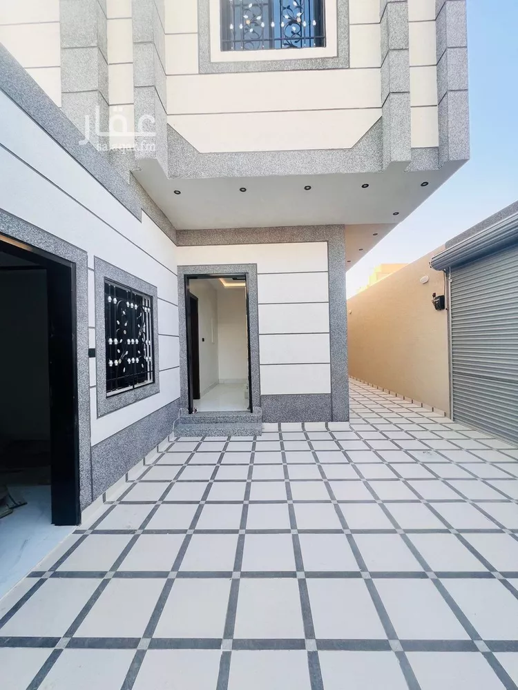 دور للبيع في شارع ابن الوارث, حي العزيزية, مدينة الرياض, منطقة الرياض صورة 3
