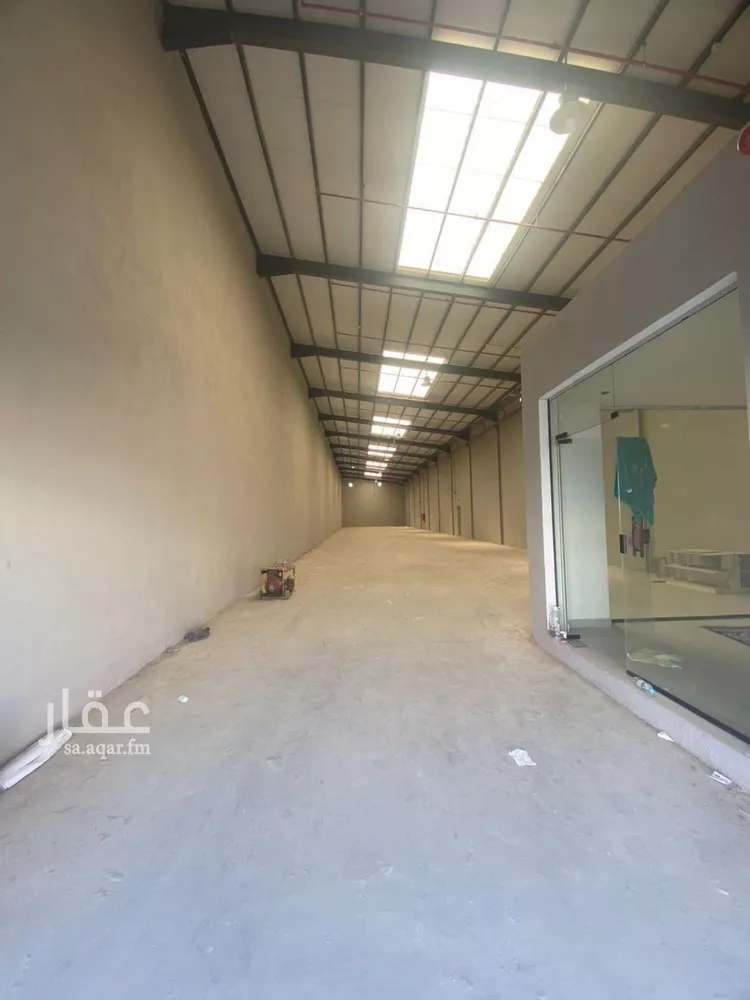 مستودع للإيجار في شارع اللوزية, حي طيبة, مدينة الرياض, منطقة الرياض