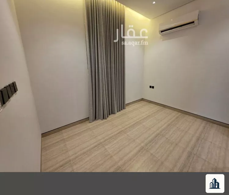 فيلا للبيع في شارع محمد بن عبدالجليل, حي الصفاء, مدينة الرياض, منطقة الرياض صورة 2
