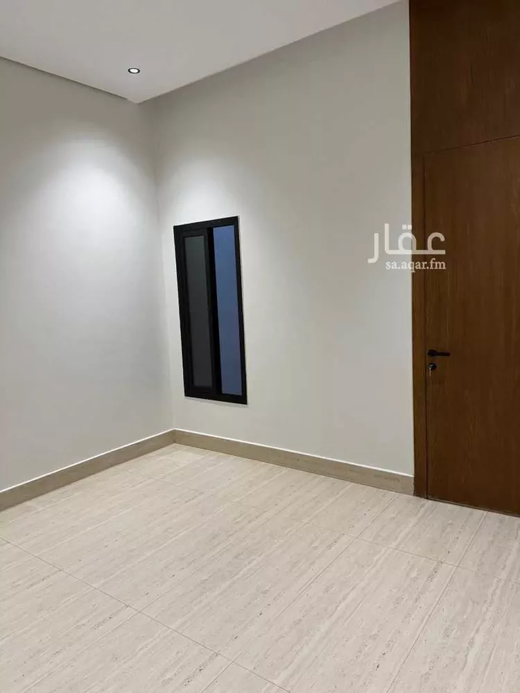 Floor for Sale in Riyadh Al Janadriyah 7