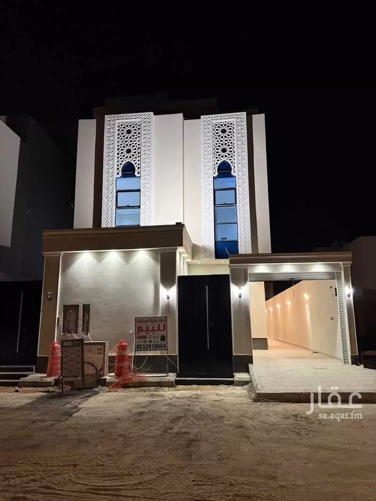 Floor for Sale in Riyadh Al Janadriyah 21