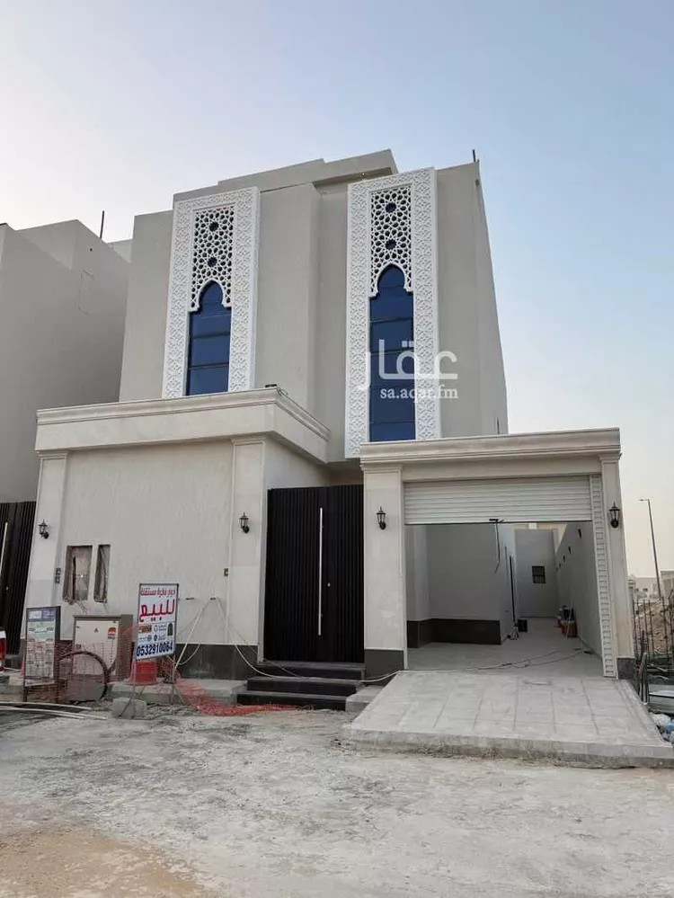 Floor for Sale in Riyadh Al Janadriyah 22