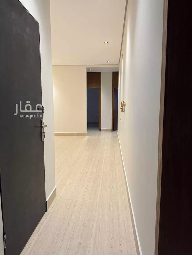 Floor for Sale in Riyadh Al Janadriyah 13