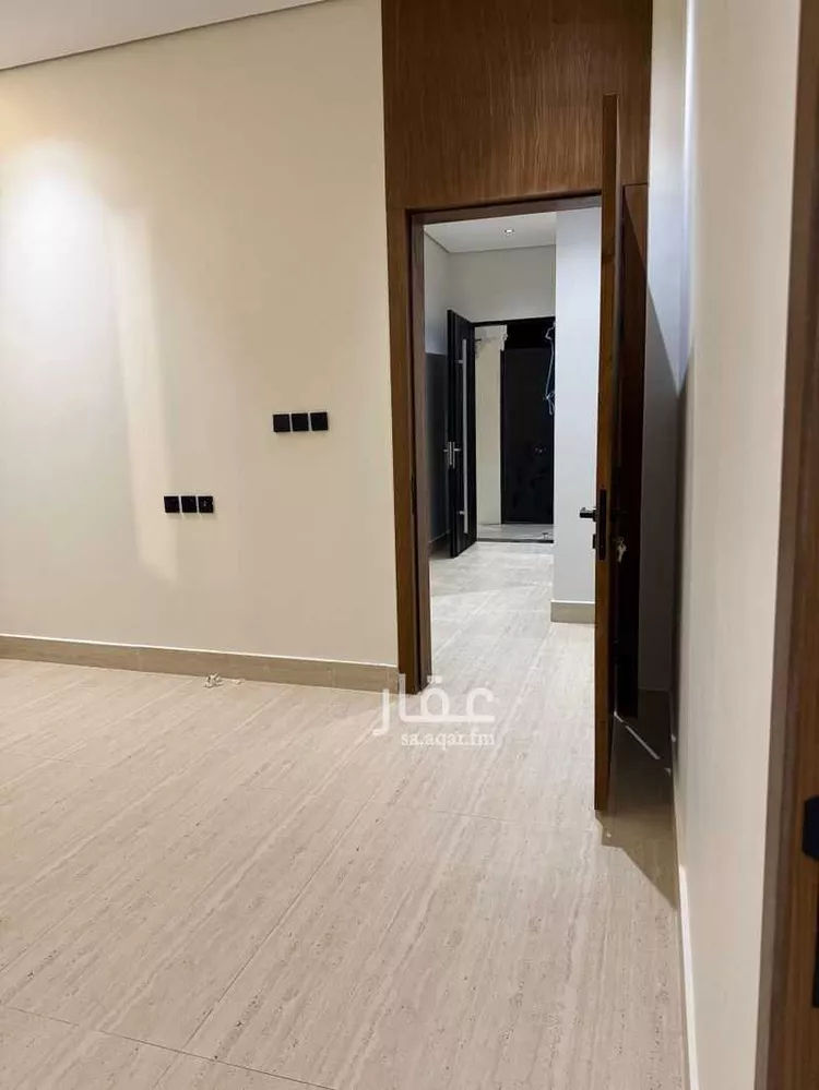 Floor for Sale in Riyadh Al Janadriyah 16