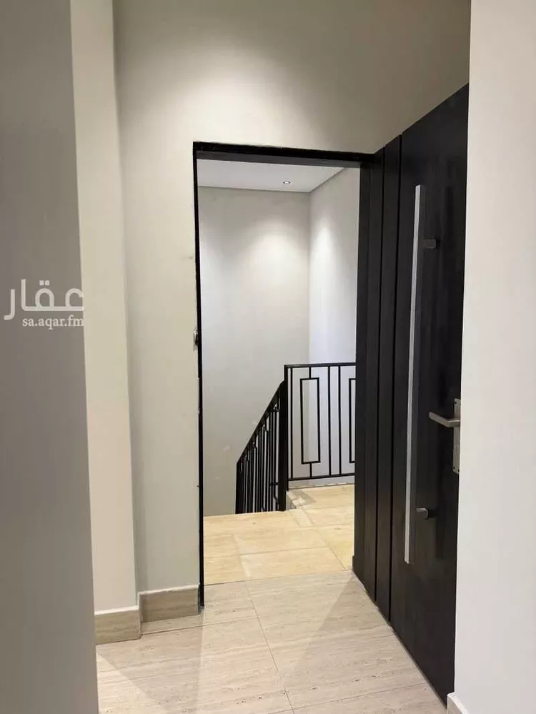 Floor for Sale in Riyadh Al Janadriyah 11