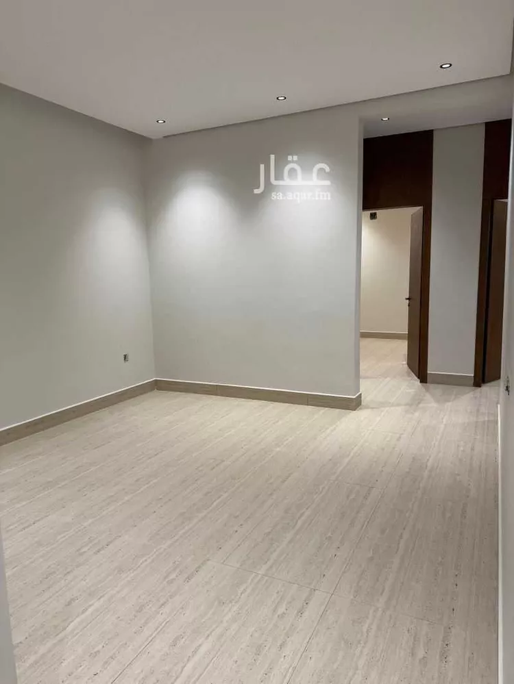 Floor for Sale in Riyadh Al Janadriyah 10