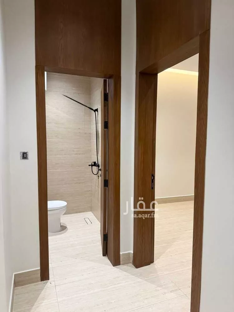 Floor for Sale in Riyadh Al Janadriyah 15