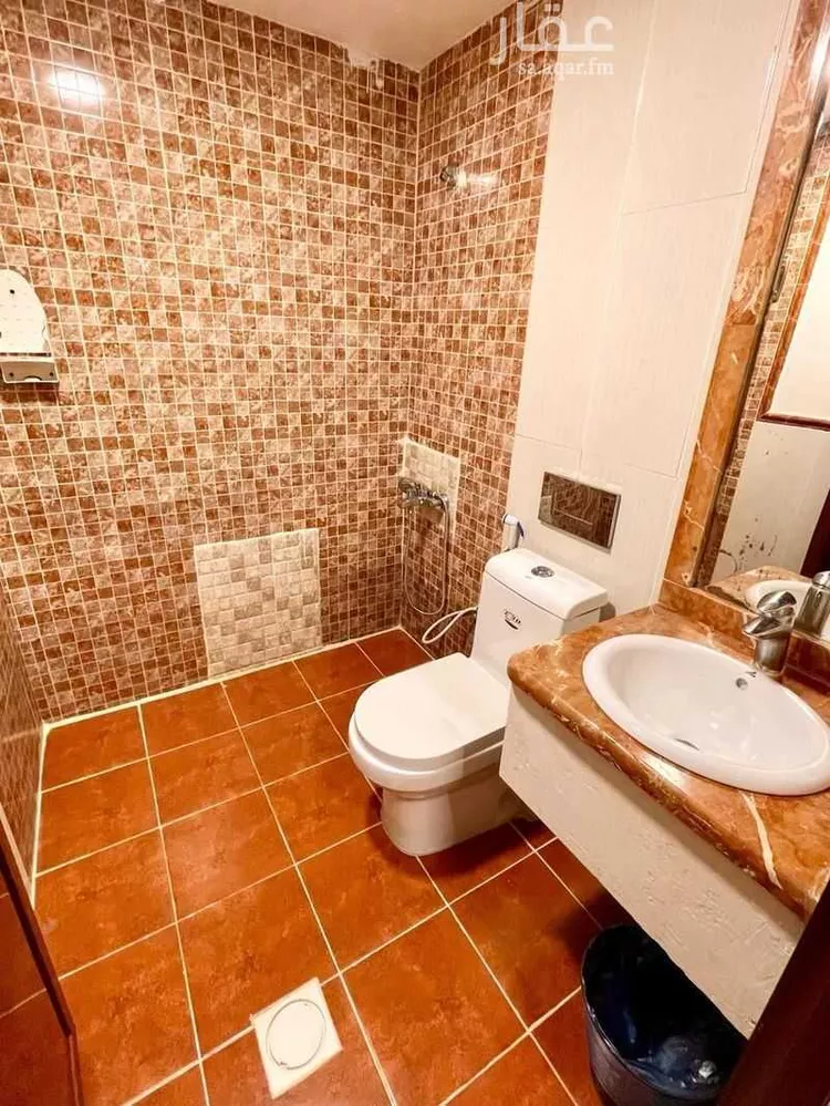 عمارة للبيع في شارع المهاجر بن أبي امية, حي طيبة, مدينة الدمام, المنطقة الشرقية صورة 5