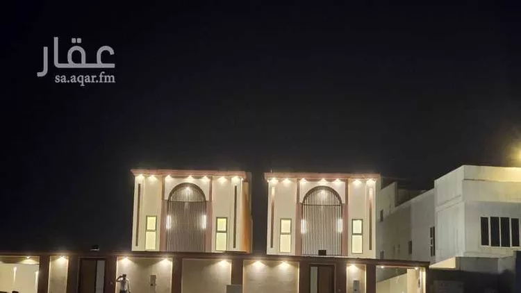فيلا للبيع في شارع عباد ابن بشر الاشهل, حي الصقور, مدينة الاحساء, المنطقة الشرقية