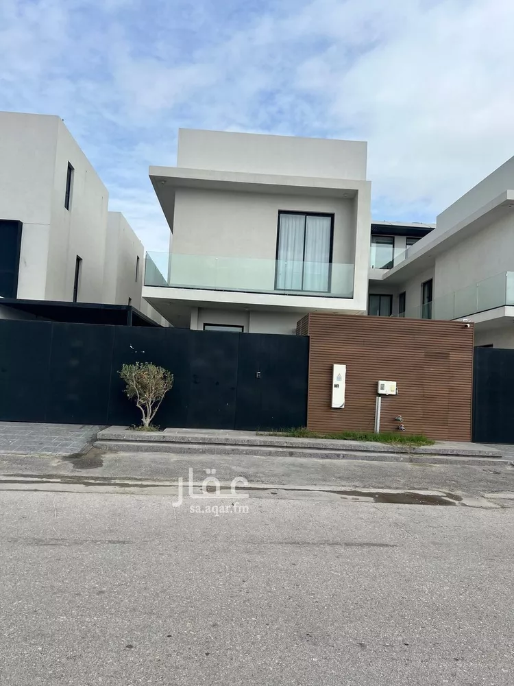 فيلا للبيع في شارع النعيم, حي البحر, مدينة الخبر, المنطقة الشرقية 1 صورة