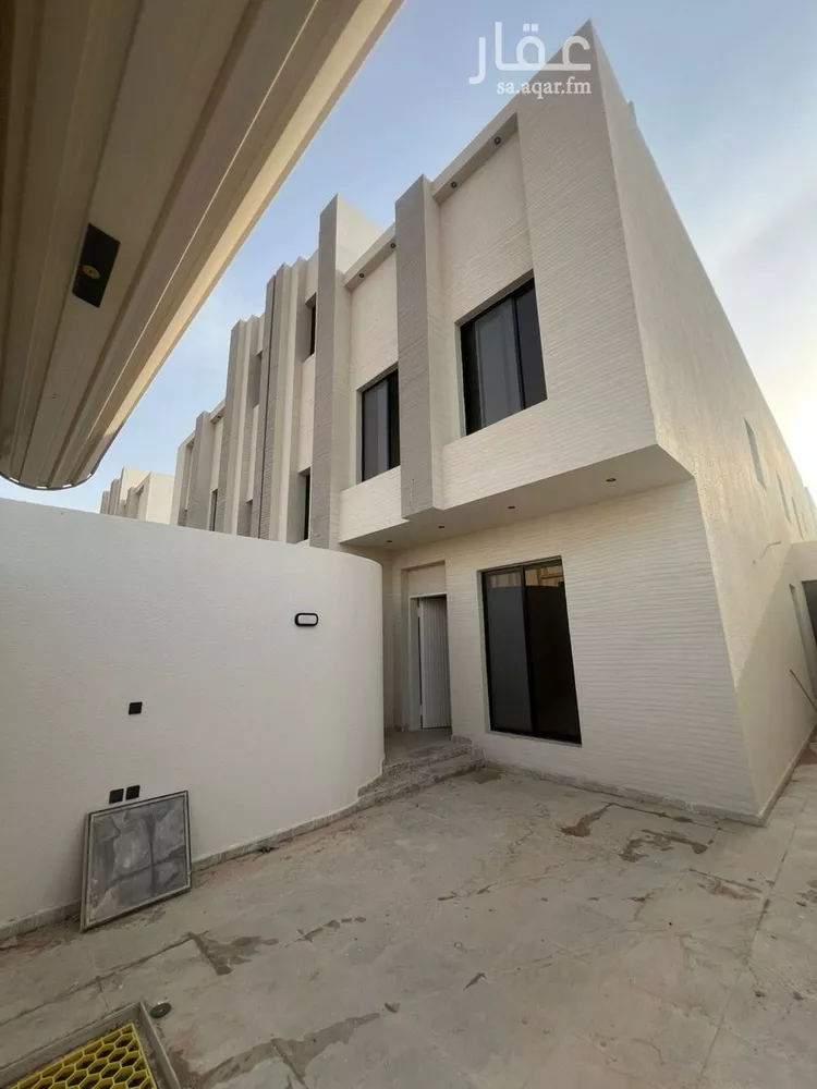 دور للبيع في شارع نصر الزواوي, حي عكاظ, مدينة الرياض, منطقة الرياض صورة 2