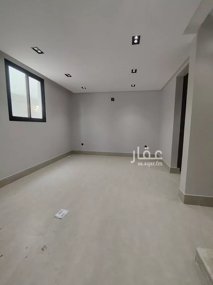فيلا للبيع في شارع حسين الأبريقي, حي عكاظ, مدينة الرياض, منطقة الرياض صورة 2