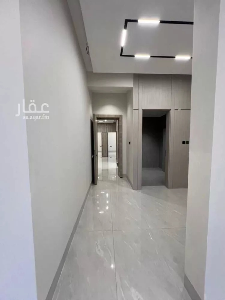 فيلا للبيع في شارع عيسى ابن سلمان خليفه, حي المعيزيلة, مدينة الرياض, منطقة الرياض 21