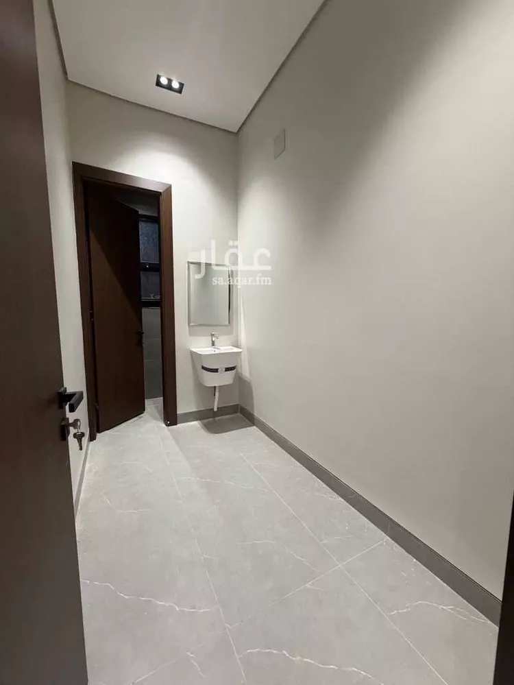 Floor for Sale in Riyadh Ishbiliyah 14