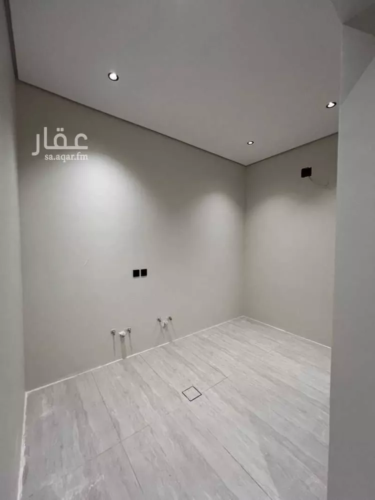دور للبيع في شارع الشيخ عيسى بن سلمان آل خليفة, حي المعيزيلة, مدينة الرياض, منطقة الرياض 11