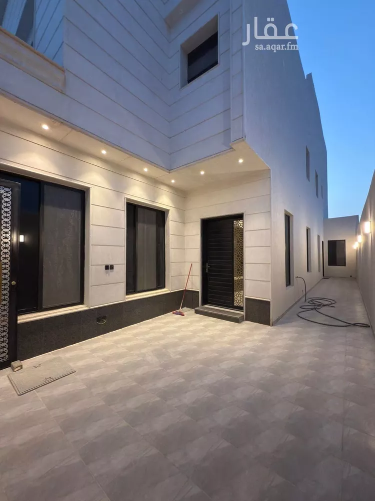 فيلا للبيع في شارع خريص, حي الجنادرية, مدينة الرياض, منطقة الرياض صورة 2