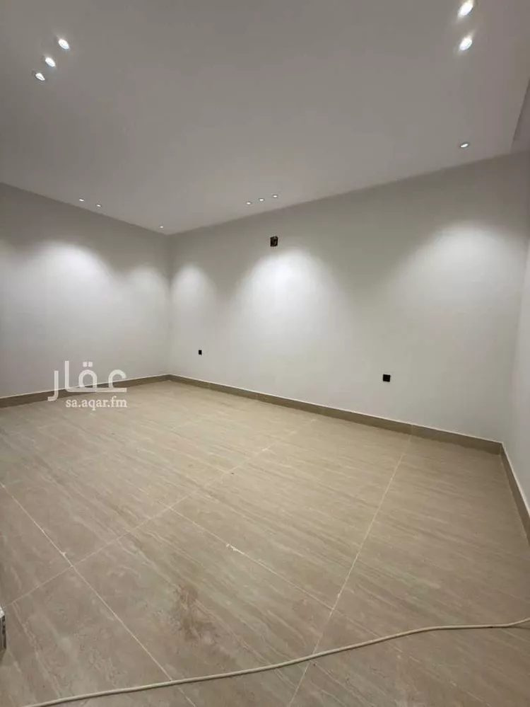 فيلا للبيع في شارع عائشة بنت ابي بكر, حي العريجاء الأوسط, مدينة الرياض, منطقة الرياض صورة 5