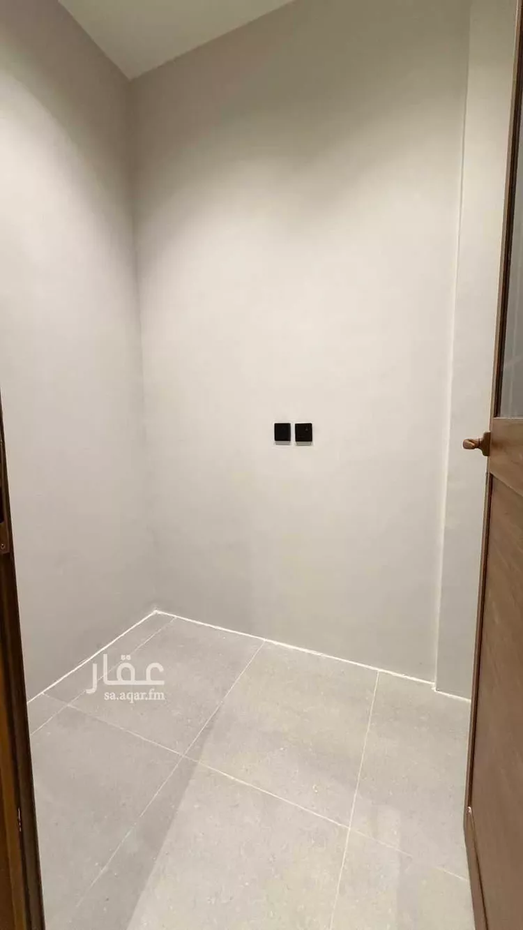 دور للبيع في شارع الدمام الفرعي, حي غرناطة, مدينة الرياض, منطقة الرياض 18