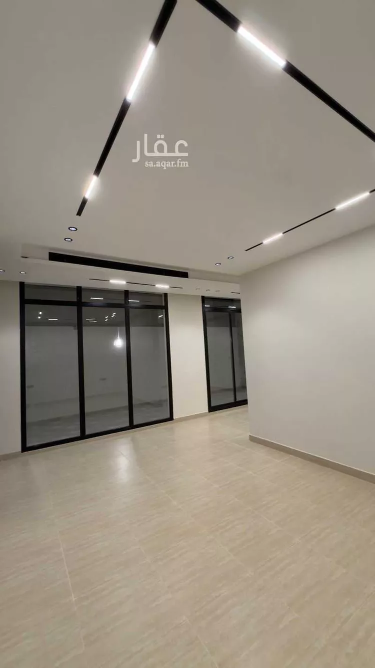 فيلا للبيع في شارع علي بن عبدالكريم, حي إشبيلية, مدينة الرياض, منطقة الرياض صورة 4