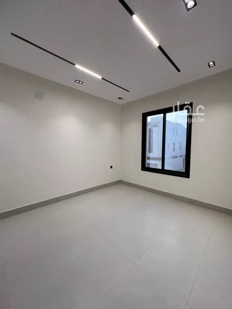 Floor for Sale in Riyadh Al Maizilah 11