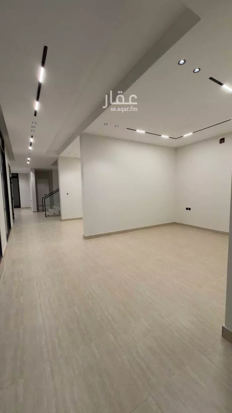 فيلا للبيع في شارع علي بن عبدالكريم, حي إشبيلية, مدينة الرياض, منطقة الرياض صورة 3