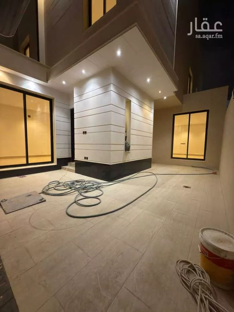 فيلا للبيع في شارع عائشة بنت ابي بكر, حي العريجاء الأوسط, مدينة الرياض, منطقة الرياض صورة 2