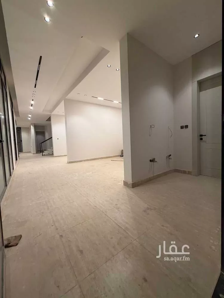 فيلا للبيع في شارع علي بن عبدالكريم, حي إشبيلية, مدينة الرياض, منطقة الرياض صورة 4