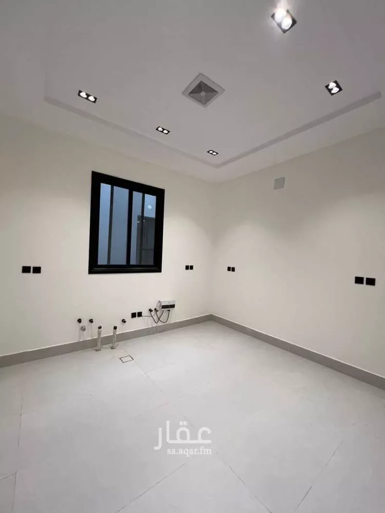 Floor for Sale in Riyadh Al Maizilah 7