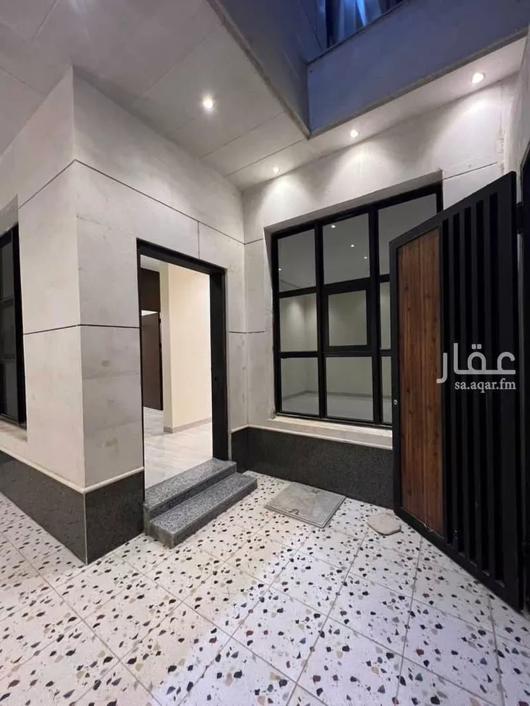 فيلا للبيع في شارع الشيخ خليفة بن حمد آل ثاني, حي المعيزيلة, مدينة الرياض, منطقة الرياض صورة 4