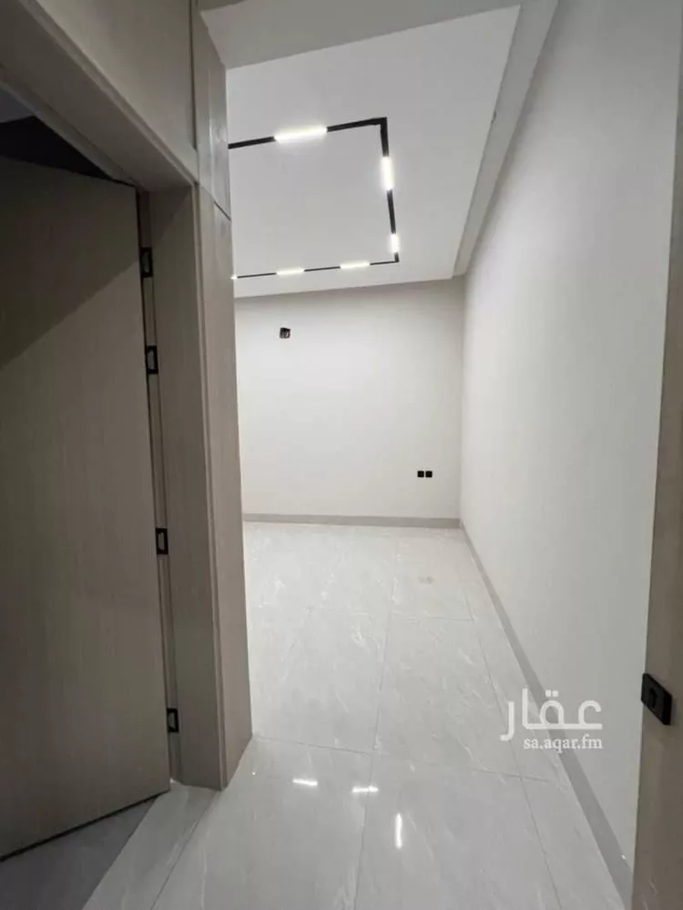 فيلا للبيع في شارع عيسى ابن سلمان خليفه, حي المعيزيلة, مدينة الرياض, منطقة الرياض 23