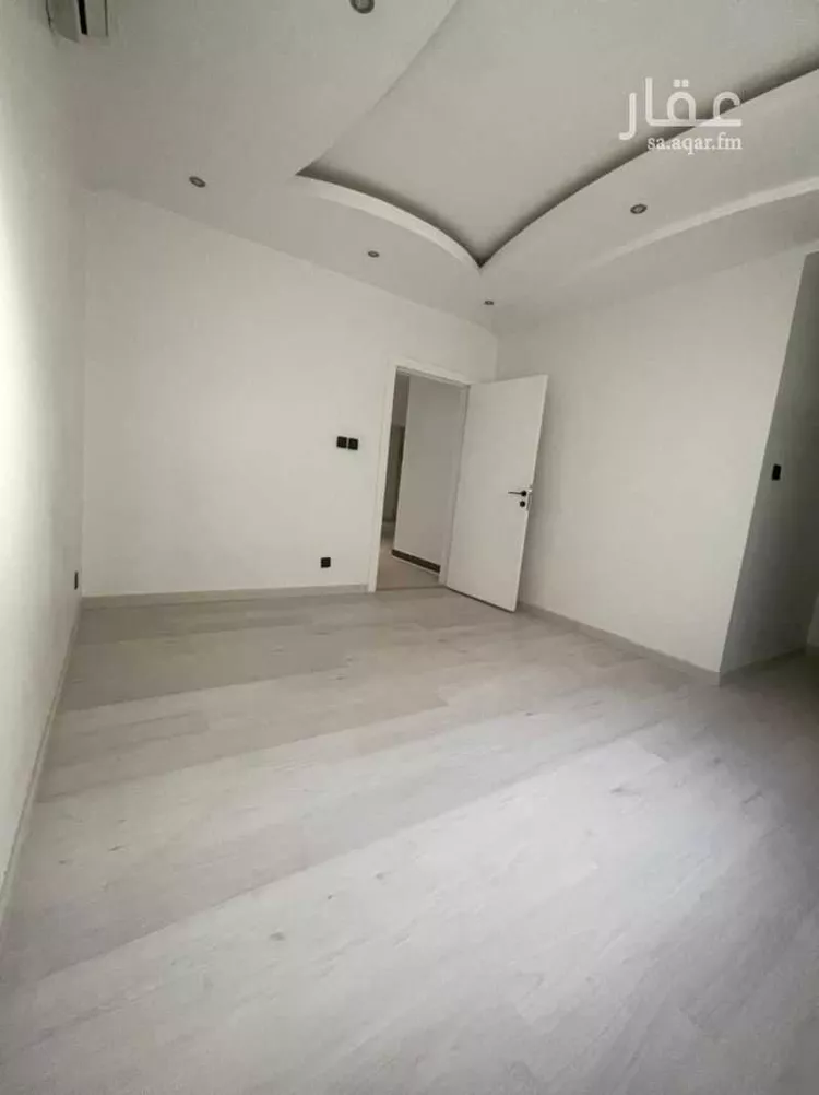 فيلا للبيع في شارع عيسى الكناني, حي الربيع, مدينة الرياض, منطقة الرياض صورة 3