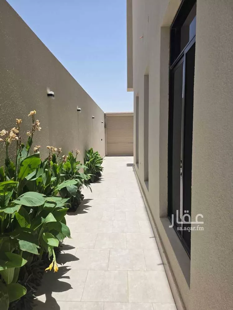 Floor for Sale in Riyadh Ash Sharq 8