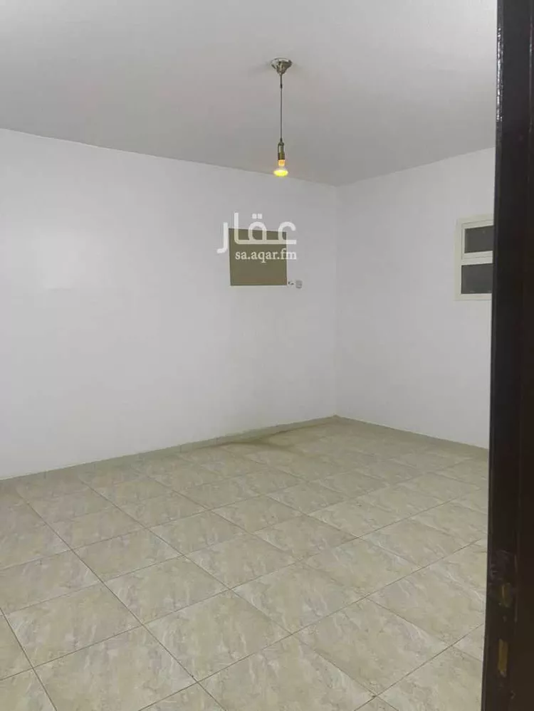 Floor for Rent in Riyadh Al Uraija Al Wusta