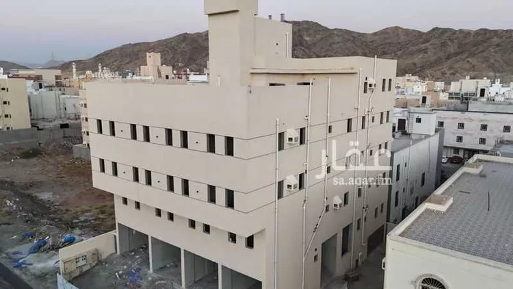 عمارة للبيع في شارع خزاز ، حي المحالة ، عدوان ، منطقة عسير صورة 2