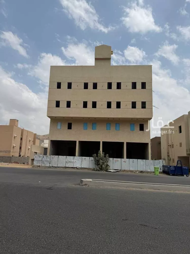 عمارة للبيع في شارع خزاز ، حي المحالة ، عدوان ، منطقة عسير صورة 3