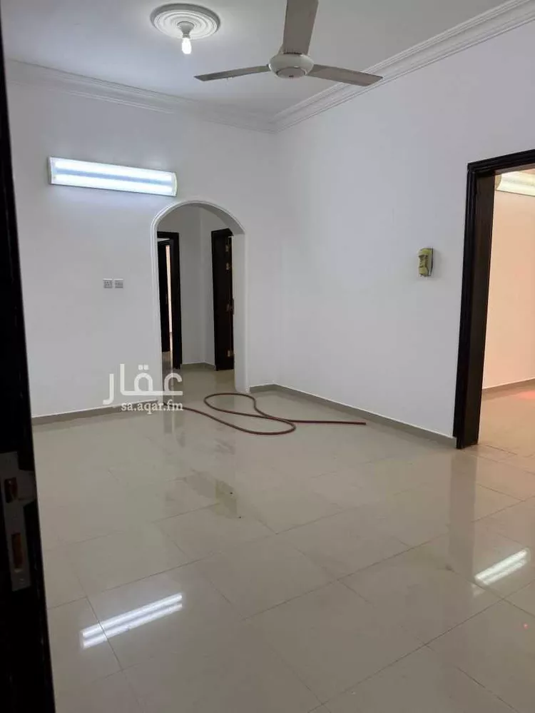 شقة للإيجار في شارع 3000558, حي السوق, مدينة الباحة, منطقة الباحة 10