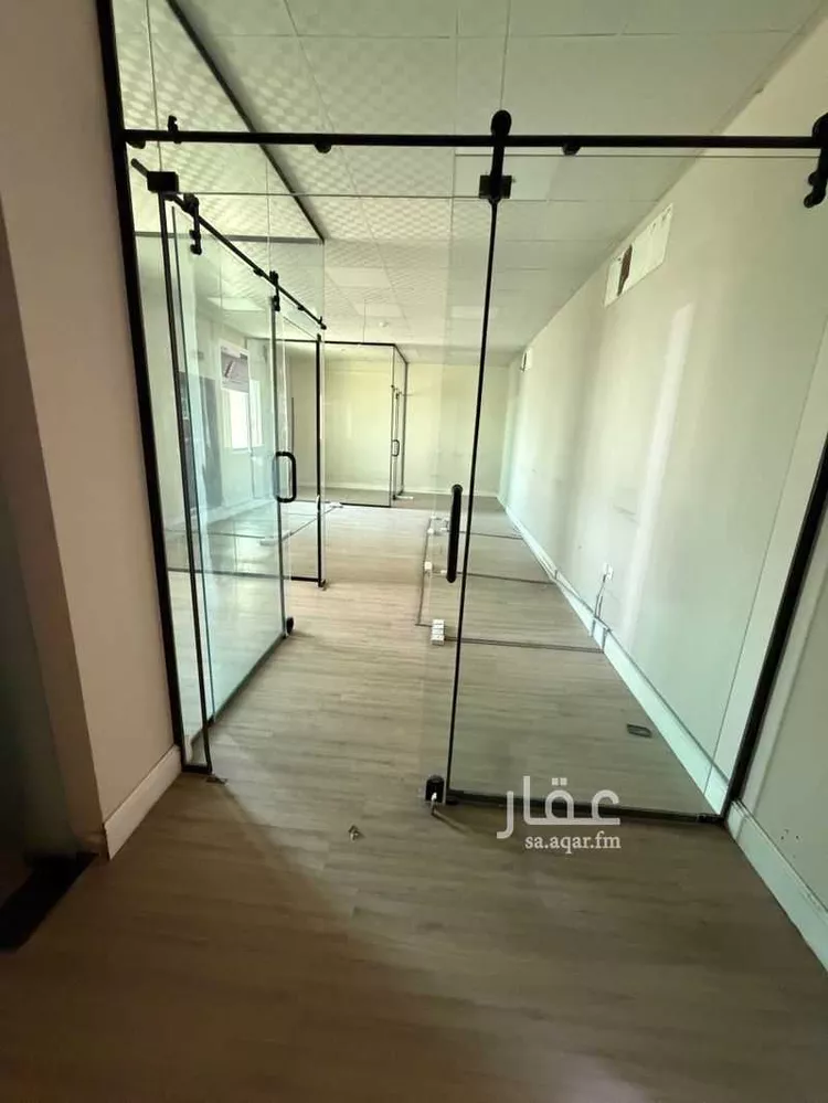 مكتب تجاري للإيجار في شارع طريق الامير محمد بن سعد بن عبد العزيز, حي الملقا, مدينة الرياض, منطقة الرياض صورة 4