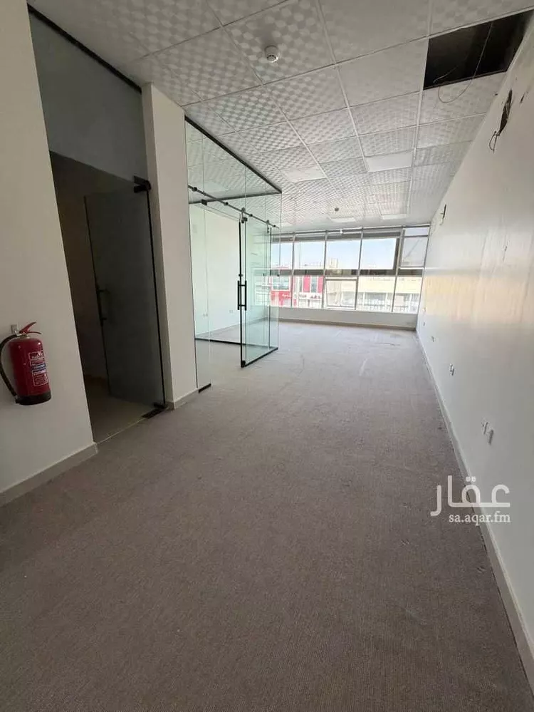 مكتب تجاري للإيجار في شارع طريق الامير محمد بن سعد بن عبد العزيز, حي الملقا, مدينة الرياض, منطقة الرياض صورة 3