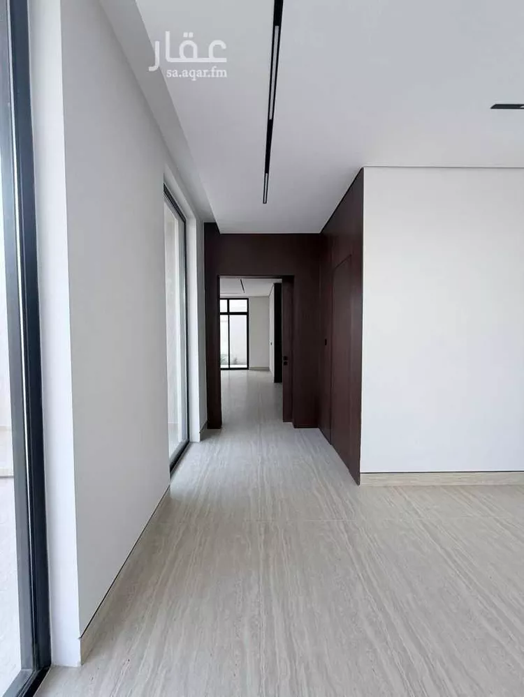 فيلا للبيع في شارع عيد بن محمد الأنصاري, حي الفاروق, مدينة الرياض, منطقة الرياض صورة 3