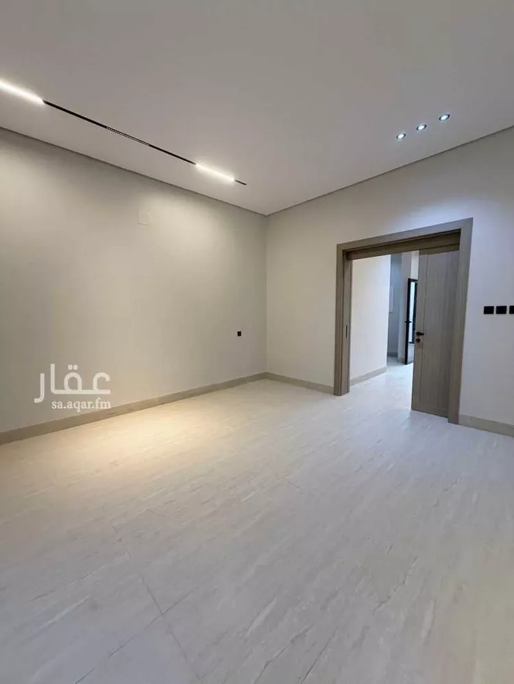Floor for Sale in Riyadh Ar Rimal 8